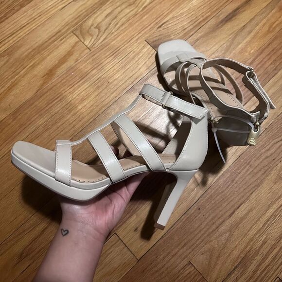 Adrienne Vittadini | Gordie Caged Sandal - Picture 6 of 6